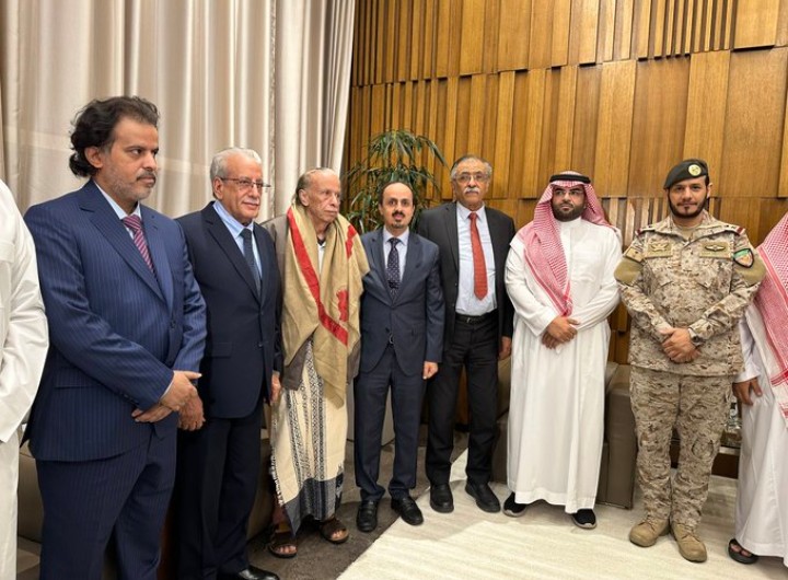 الوزير الإرياني.. عملية تبادل الأسرى تأتي تتويجاً لجهود متواصلة بذلتها الحكومة على مدار السنوات الماضية 