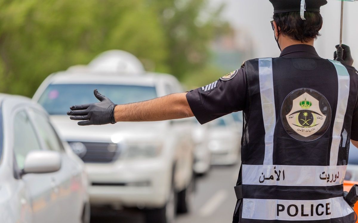 ستكلفك غرامة مالية ضخمة.. المرور السعودي حذر قائدي المركبات من هذه المخالفة الجديدة 