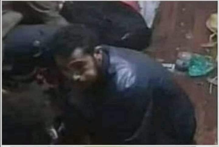 عاجل         : محامي بارز  يؤكد أن هناك خطة خبيثة لـ محاوله تبرئه المجرمين والحكم على الفار من وجه العداله في قضية تعذيب وقطع أوردة الشهيد الأغبري 