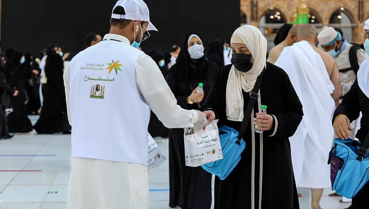 بعد طول انتظار .. السعودية تطلق 3 خدمات لضيوف الرحمن تسهل عليهم القيام بهذه الأمور الهامة .. تعرف عليها!