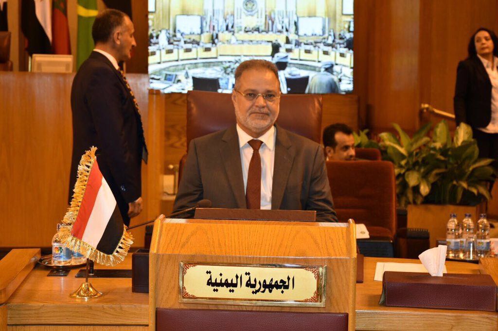 مستشار الرئيس هادي يخرج عن صمته ويكشف عن الطرف المتسبب بوقف عملية تحرير الحديدة