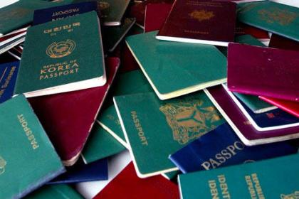 آلاف الأجانب يحصلون على ‘‘الجنسية’’ في هذه الدولة العربية بطريقة بسيطة.. تعرف عليها