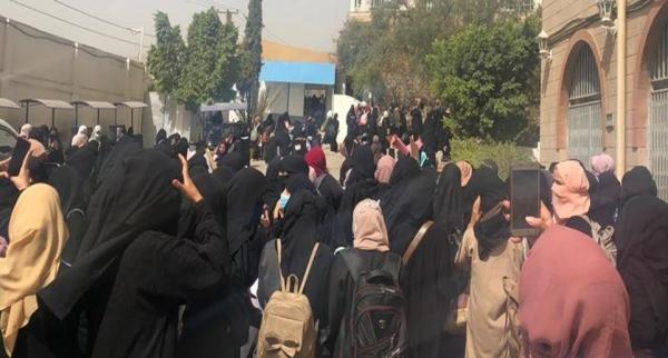 منذ مقتل "صالح " ثاني مظاهرة شعبية تندلع ضد الحوثيين في قلب العاصمة صنعاء (تفاصيل أكثر  ) 