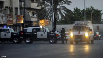 الامن السعودي يقبض على اربعة اشخاص بينهم امرأة قاموا بهذا العمل المخل !! تفاصيل 