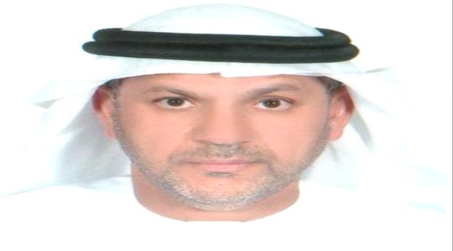 خبير عسكري اماراتي يطلق على الجنرال الاحمر لقبا جديدا