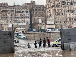 وفاة ثلاثة أفراد من أسرة واحدة جنوب صنعاء جراء الأمطار الغزيرة