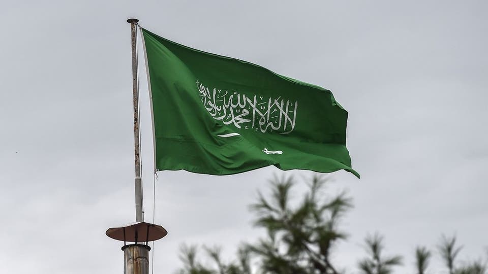 السعودية ترضخ لرغبة هادي في إبعاد معين عبدالملك من رئاسة الحكومة وتقدم مصفوفة لانهاء انقلاب الانتقالي