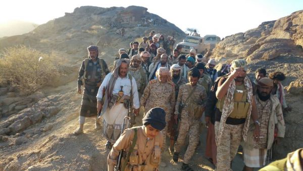 الحوثيون يطلبون طلب غير متوقع من رجل الرئىس القوي .. والأخير يطرح شرط يصدم المليشيا وسط استسلام مجاميع حوثية