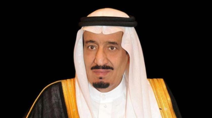 لأول مرة .. نشر صورتان لملك السعودية الملك سلمان داخل قصر الحكم .. شاهد الفرق بينهما 67 عاماً !!