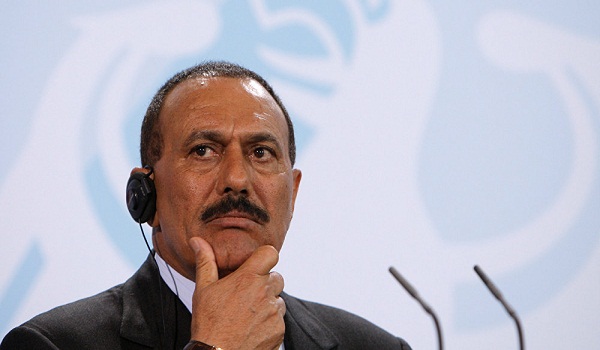  مصادر مقربة من الرئيس الراحل صالح تكشف معلومات جديدة عن كيفية تم تصفيته .. ومن هو الشخص الذي باغته و أطلق الرصاص عليه ؟