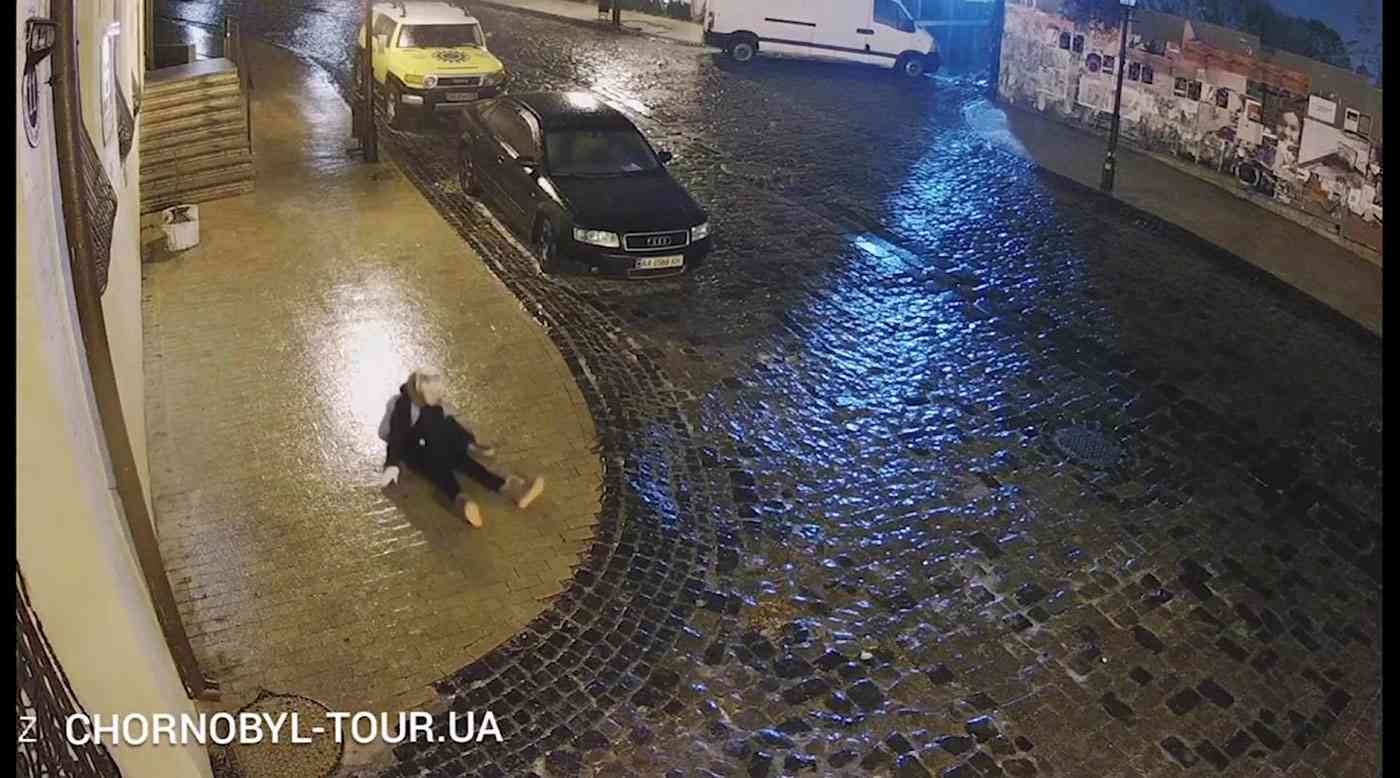 شاهد .. شوارع العاصمة تتجمّد بسبب انخفاض درجات الحرارة