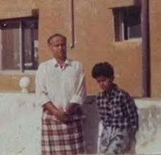 اول صورة نادرة ومن زوايا واضحة لرئيس اليمن وأحد أولاده .. تثير حالة تفاعل واسعة في مواقع التواصل الاجتماعي جراء هذا الشبب 
