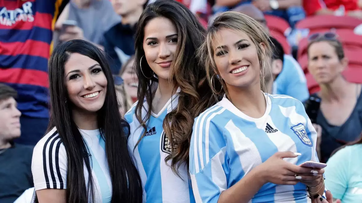 زوجات لاعبي الأرجنتين