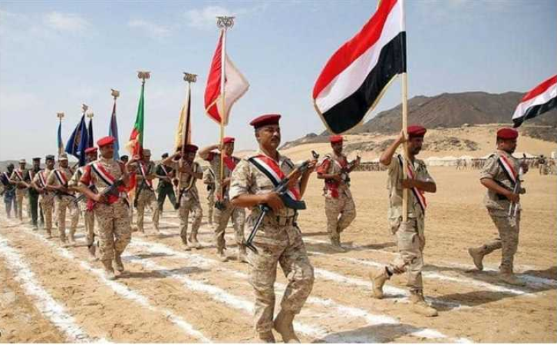 ضابط كبير بالجيش اليمني يفاجئ الجميع بممارسة أمر صادم وغير متوقع!