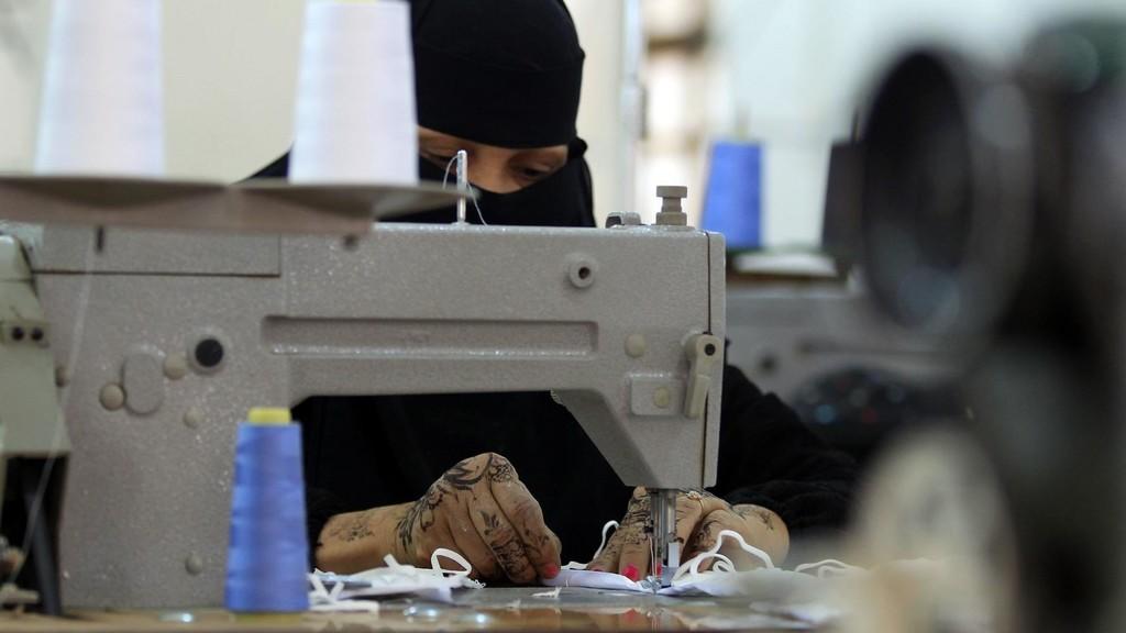 الحوثيون يقومون بخطوة غريبة في صنعاء تثير الشكوك بدخول كورونا اليمن  .. تعرف عليها ؟