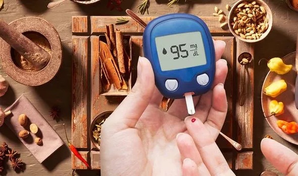 احذر .. اذا وجدت هذه العلامات في فمك فهي مؤشر خطير لارتفاع مستوى السكر في الدم..