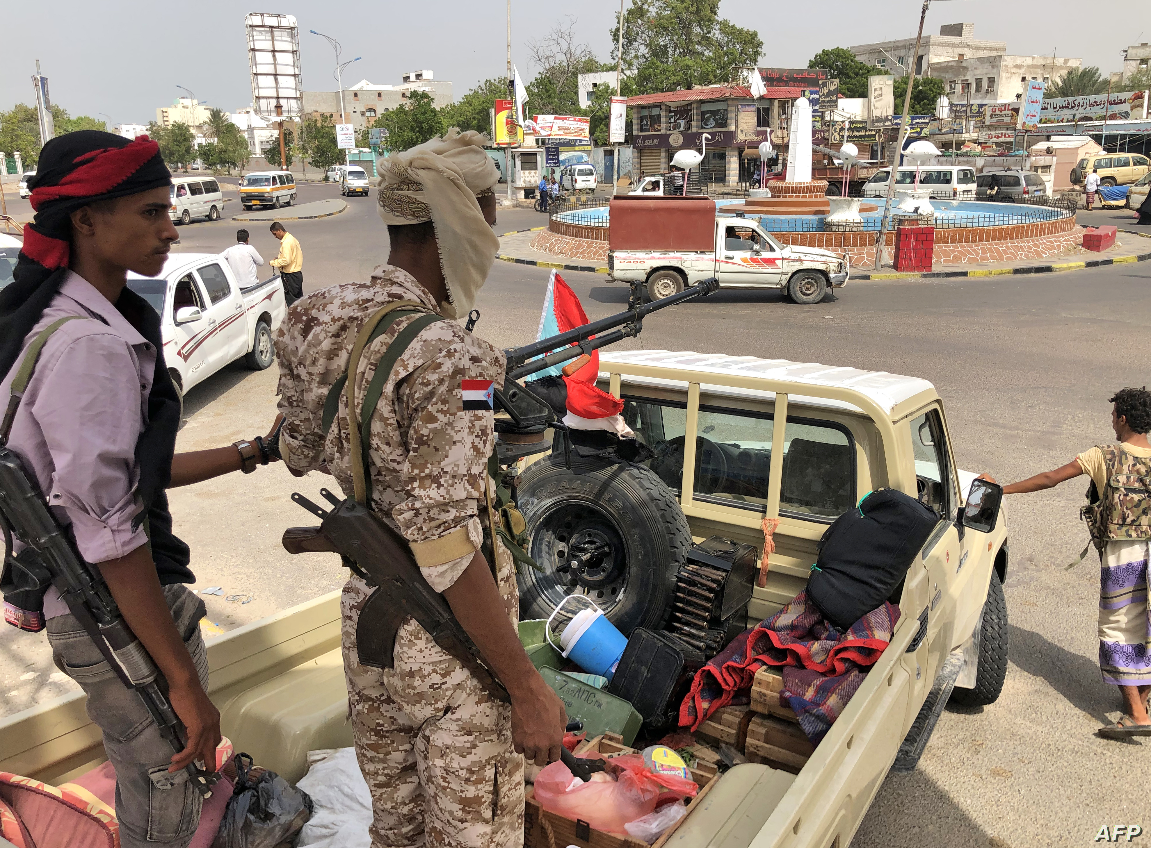 تفاصيل أولية لإسقاط قوات «الإنتقالي» من الداخل في عدن وحالة تخبط تجتاح «الحزام الأمني» وفقاً لأخر التحركات العسكرية اليوم  !!