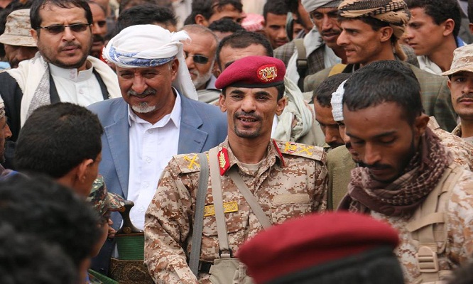 تصاعد الخلافات البينية في صفوف الحوثيين .. وقائد عسكري بارز يخرج عن صمته ويشن اعنف هجوم على ابو علي الحاكم 