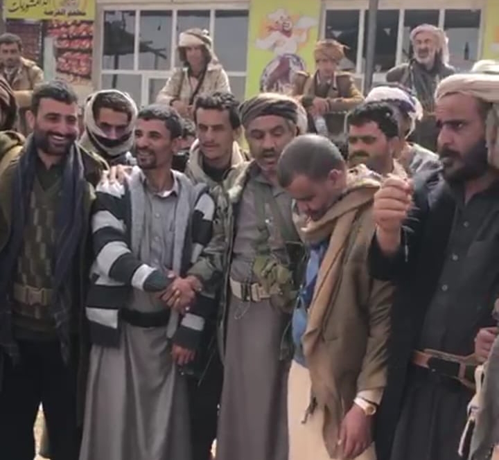 بعد أن وعدوه بالخيانة.. أسر هاشمية حوثية بـ«مأرب» تقلب الطاولة على رأس «أبوعلي الحاكم» وتكسر ظهر زعيم المليشيا