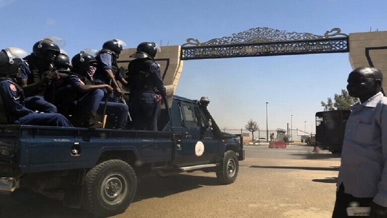 تفكيك شبكة اجرامية تنشط في تهريب البشر وتحرير 18 فتاة محتجزة