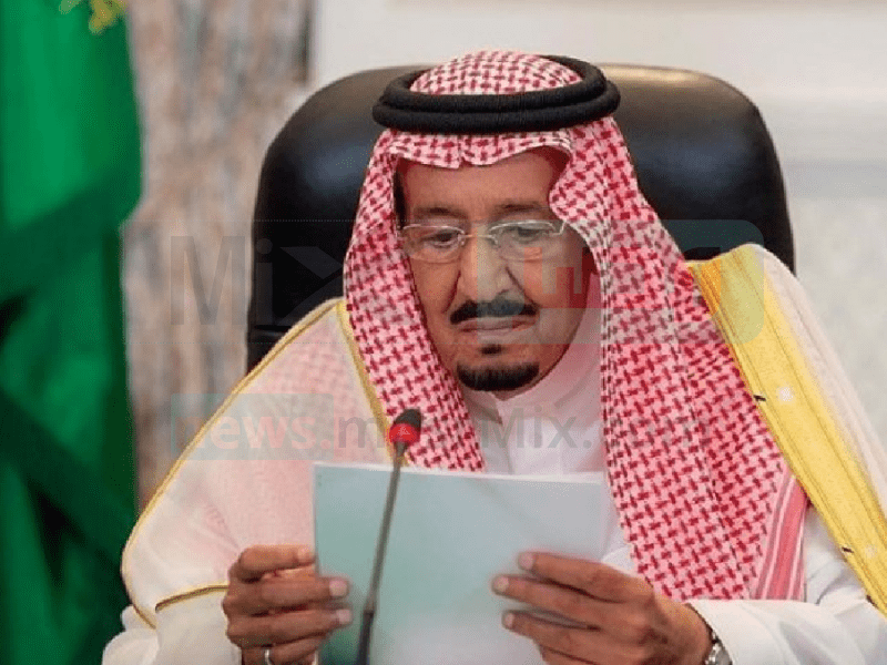العاهل السعودي يأمر بصرف إعانة للطلاب بقيمة 900 ريال سعودي في هذه المراحل بهذا الموعد ..