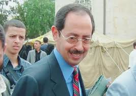  ما لا يعرفه الكثيرون عن "حبيب الفقراء"ورجل الدولة الفذ الذي رحل بصمت..لم يتقاضي في حياته راتبا حكوميا كوزير ورفض "مكرمة " لاترد من "صالح" ومنع تعيين نجله الوحيد بمنصب رفيع (تفاصيل)