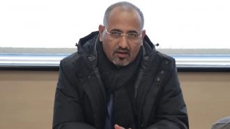 اول ظهور لـ عيدروس الزبيدي مع ابنته اعلامياً بذكرى هذه المناسبة عقبَ الكارثة التي ضربت "عدن"