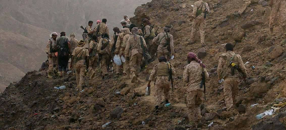 بعد تكنيك جديد .. الجيش يقلب موازين المعركة بالسيطرة على أكثر من 6  مواقع استراتيجية .. مثلت ضربة قوية للمليشيا وبشائر الحسم تلوح في الأفق 