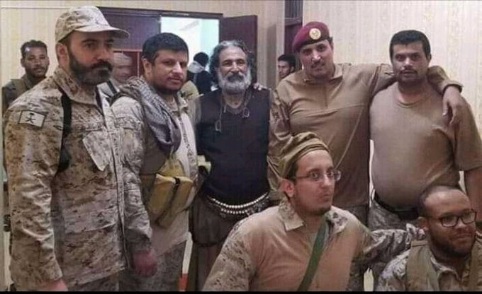 شاهد : محمد العرب والعكيمي معاً يباغتون الحوثي بظهور مختلف ومرعب وفي هذا المكان