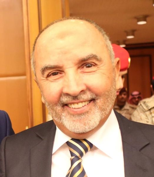 لاول مرة    : رئيس حزب الإصلاح يكشف "سر" تغريدته "المشفرة "التي اثارت جدلا واسعا "الوقت كالسيف ان لم تقطعه قطعك " ولمن وجهها !      