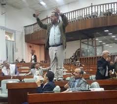 انهيار حوثي من الداخل .. اول تحرك برلماني حوثي في صنعاء لإسقاط هذه الشخصية البارزة (الاسم والتفاصيل)