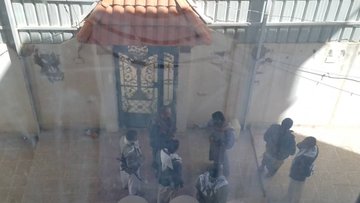 الحوثيون يرتكبون عيب اسود بحق " البخيتي " شاهد أولى صور اقتحام حرمة المنزل 