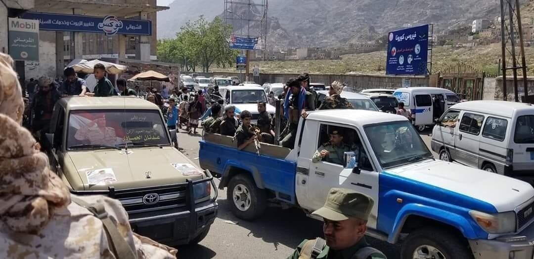 وردنا الان : إصابة محافظ تعز واثنين من مرافقيه .. ومصدر يكشف السبب
