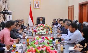 هؤلاء هم الوزراء الجدد الذين طاروا قبل قليل لتنفيذ اول مهمة رئيسية عقب َ الاعلان عن اسمائهم 