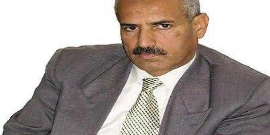  اول صورة للناطق الرسمي المُعين قبل قليل خلفاً لراجح بادي بالحكومة الشرعية ( الاسم )