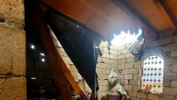 مليشيا الحوثي تقصف بالطيران منزلاً بالضالع