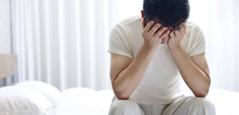 طبيب يكشف عن الأعراض التي تسبق إصابة الرجال بالعجز الجنسي