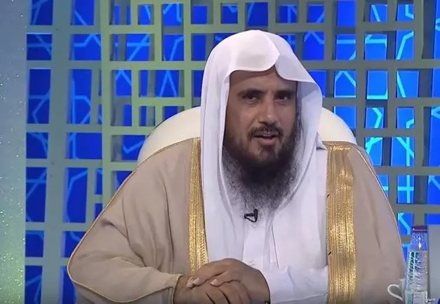 شيخ سعودي ينصح بدعاء ينبغي لكل مسلم أن يحفظه ويقوله في كل صلاة (فيديو)