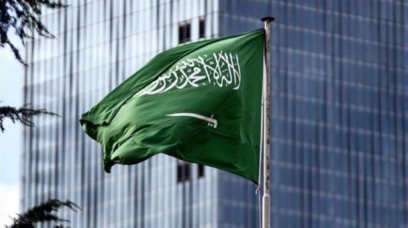 مداهمة سكن عمالة مخالفة بالسعودية.. وعند فتح باب الثلاجة كانت المفاجأة!