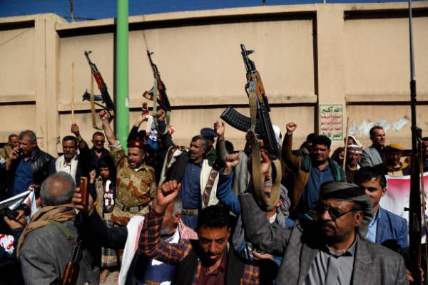 شهر واحد فقط يفصل الحوثيين عن أقوى ضربة موجعة وجهت لهم في سياق مهلة تصنيفهم كـ منظمة إرهابية وتشديد العقوبات الأمريكية