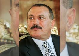 شاهد كيف حاسب الحوثيون الرئيس صالح واحد أقاربه على الهواء مباشرةً 