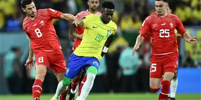 راقصي السامبا في الصدارة .. شاهد بالفيديو ملخص وهدف مباراة البرازيل وسويسرا في مباراة كأس العالم !!