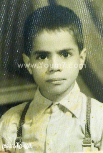  شاهد صورة نادرة تنشر لأول مرة لزعيم عربي بلدة عضو في التحالف وهو لا يزال طفلاً في السادسة واللافت احتفاظه بذات ملامح الوجه