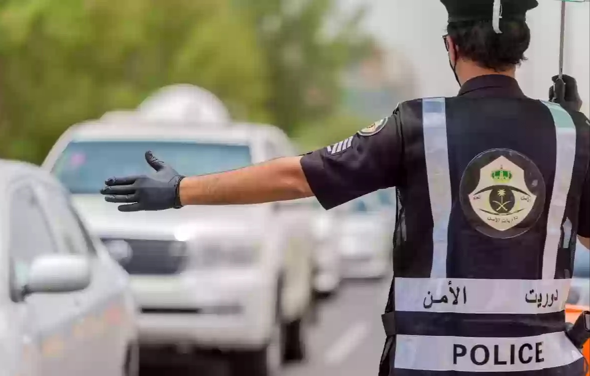 المرور السعودي يحذر الجميع.. القيام بهذا الأمر في الطرقات سيعرض السائق لدفع غرامات مالية باهظة