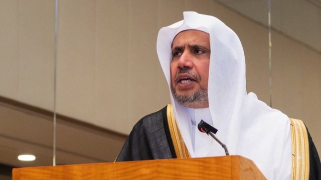 شيخ سعودي يكشف بالدليل أن اكل لحم الخنزير حلال و يثير غضب الجميع وهكذا تم الرد عليه