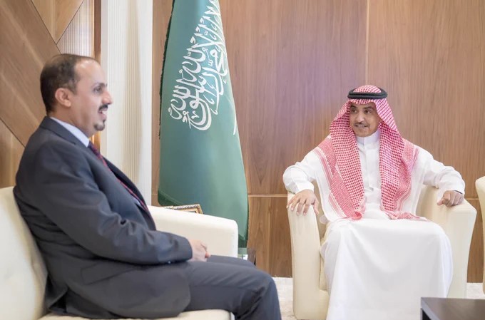 وزير الإعلام يبحث مع نظيره السعودي فرص التعاون في المجال الإعلامي