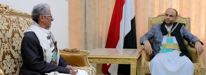 ضربة ثانية موجعة للحوثيين خلال ساعات عقبَ  سقوط أكبر مجمع حكومي وأمني .. والجماعة تستغيث بالهدنة