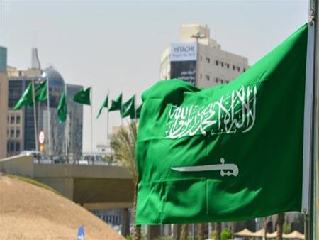 السعودية تضع 8 شروط لحرية انتقال العمالة الوافدة داخل المملكة والإستفادة من إلغاء نظام الكفالة .. تعرف عليها بالتفصيل 