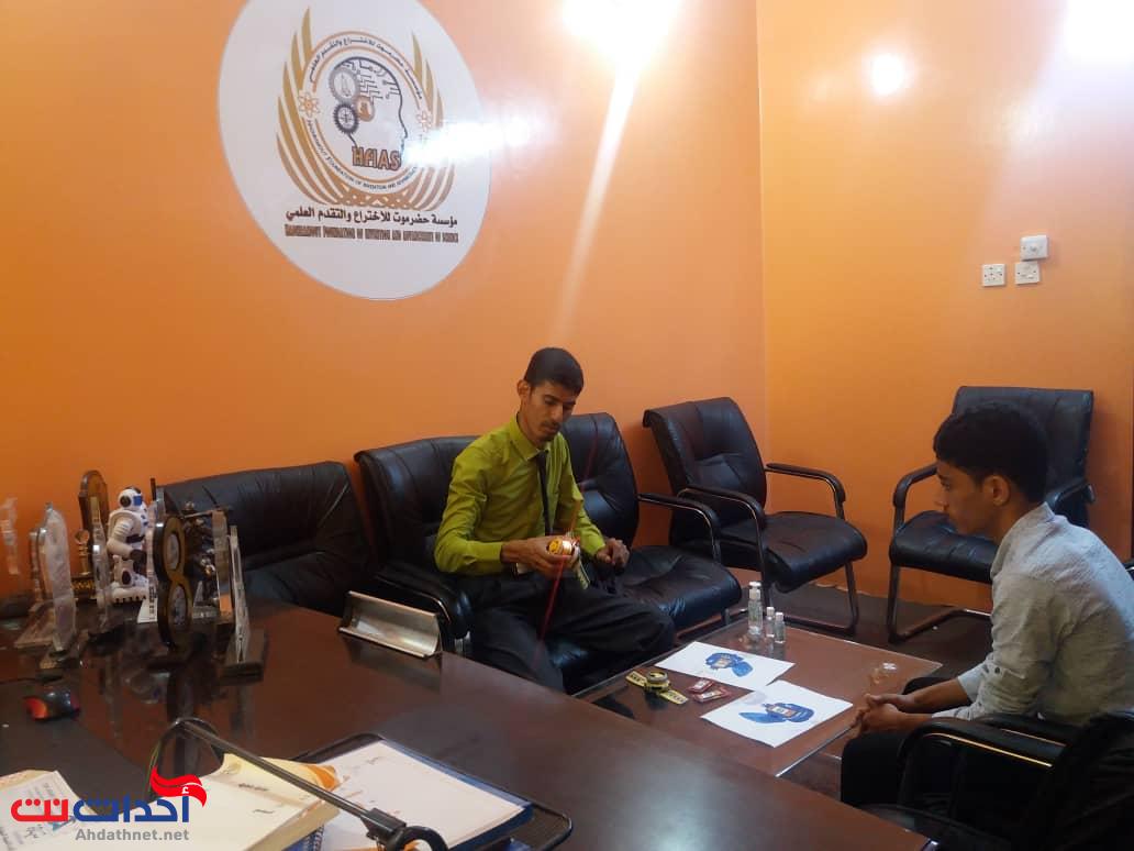 كما ورد : إختراع يمني سينقذ ملايين الناس في العالم من "كورونا" .. شاهد جهاز الاختراع والمخترع (صور وتفاصيل حصرية)