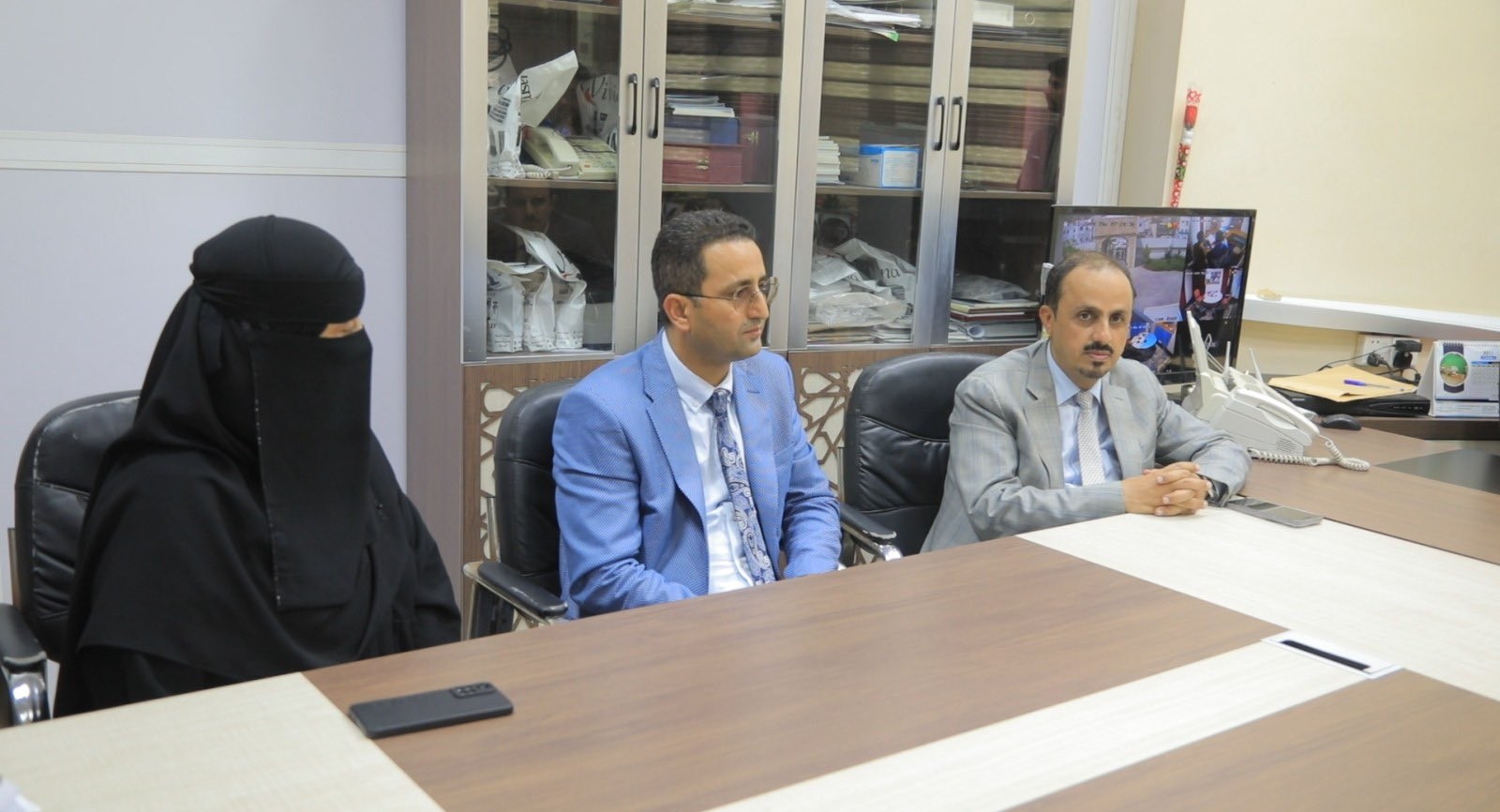وزير الإعلام والثقافة والسياحة ومحافظ حضرموت يزوران إذاعة المكلا 